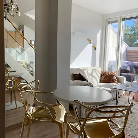 Elegant Penthouse Loft - Center *